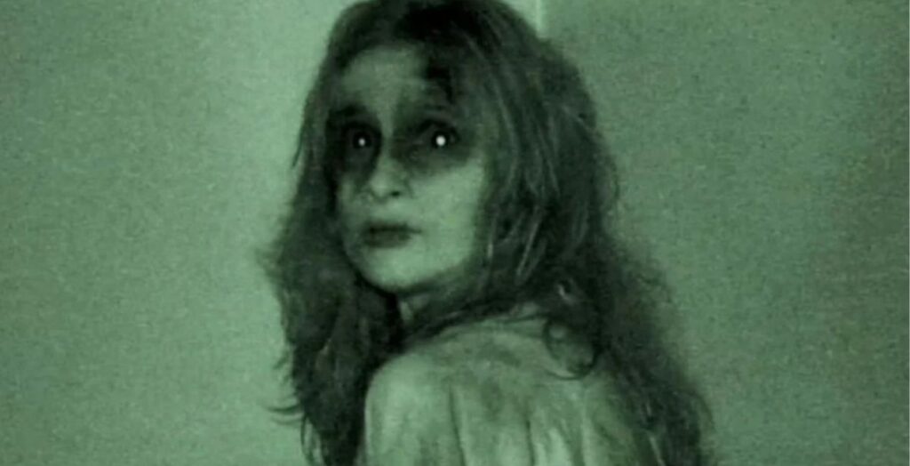Grave Encounters film still from IMDB