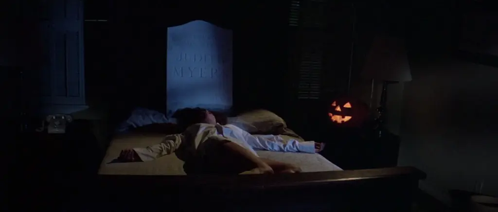 Still from Halloween (178), courtesy of https://movie-screencaps.com/halloween-1978/